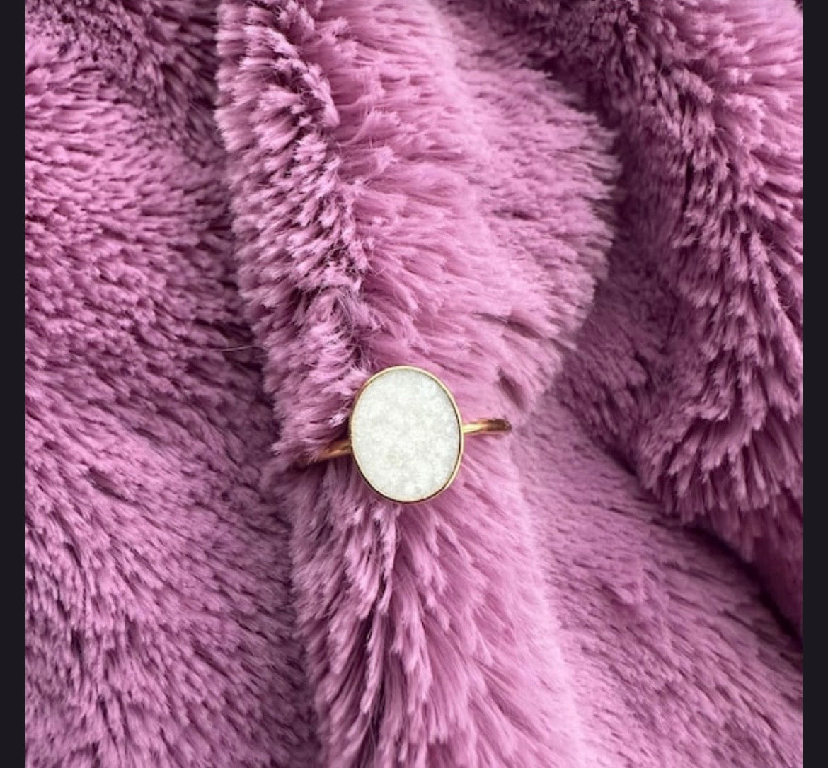Oval ring